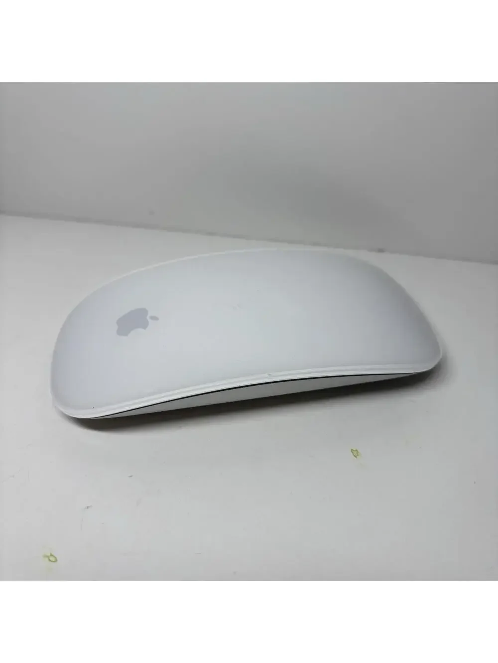 Apple Mouse 1st Generation Model A1296 3Vdc White Wireless Bluetooth Tested